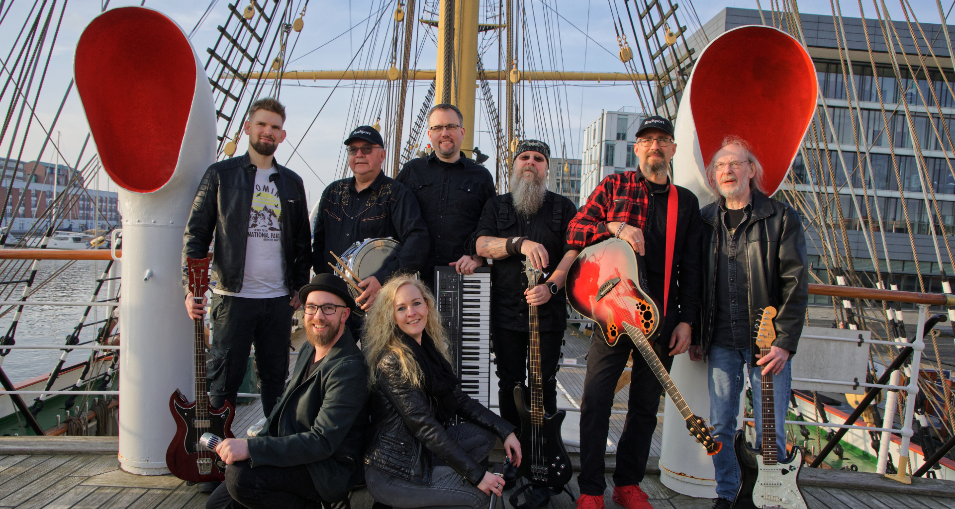 Mehrere Musiker auf der Schulschiff Deutschland